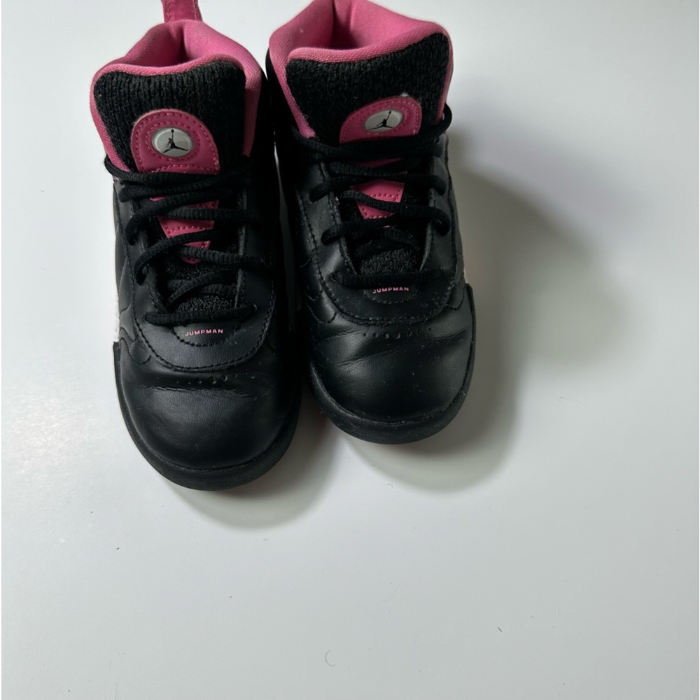 Girls Jordan Jump man Pro Size 10C pink and black